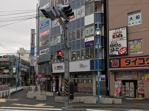 横断歩道を直進